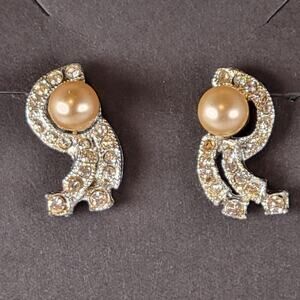 Vintage Japan Rhinestone Cream Pearl Clip-On Earrings Silver Tone Rhinestones